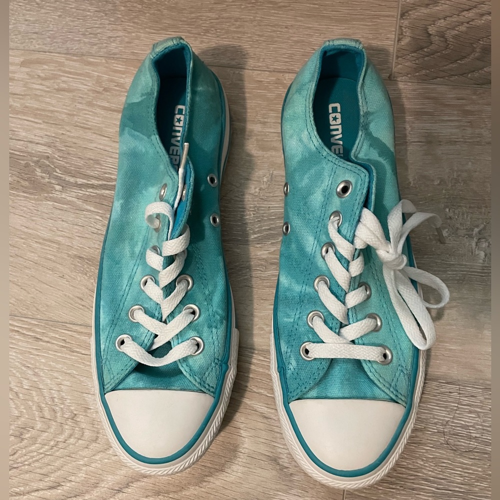 Converse - Picture 2 of 3